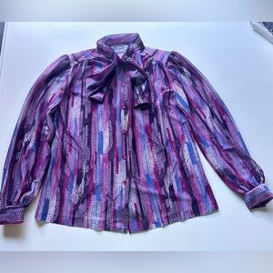 Vintage blouse work fashion size Small
Striped purple hues